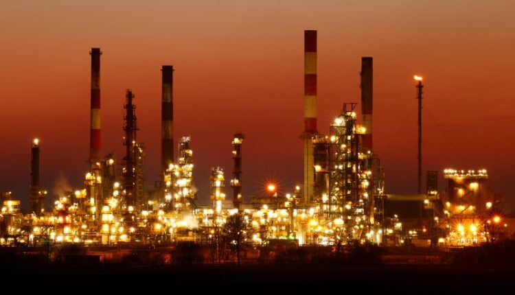Oil prices rise on supply concerns as Ukraine crisis deepens